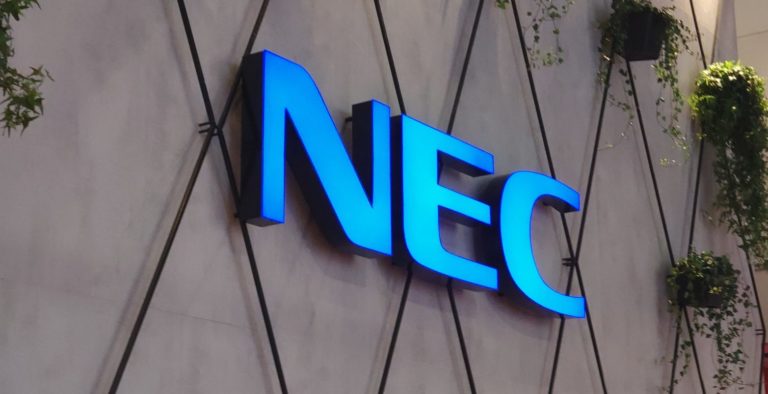 ISE 2020: NEC w swoich nowych monitorach wielkoformatowych serii MESSAGE stawia na… Raspberry Pi i Intel SDM.