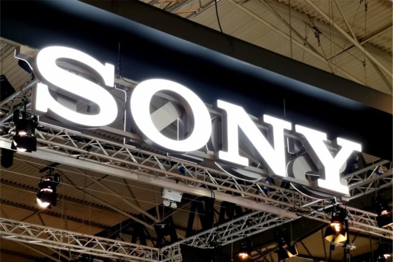 Zysk operacyjny Sony w drugim kwartale 2020 roku spadł zaledwie o 1,1%, co zauważalnie przewyższa szacunki analityków.