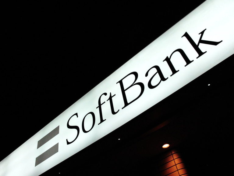 Sieć 5G SoftBanku uznana przez władze amerykańskie za “czystą”. Japońska firma włączyła się tym samym w rywalizację amerykańsko-chińską, stając po stronie antyrynkowych działań Waszyngtonu.