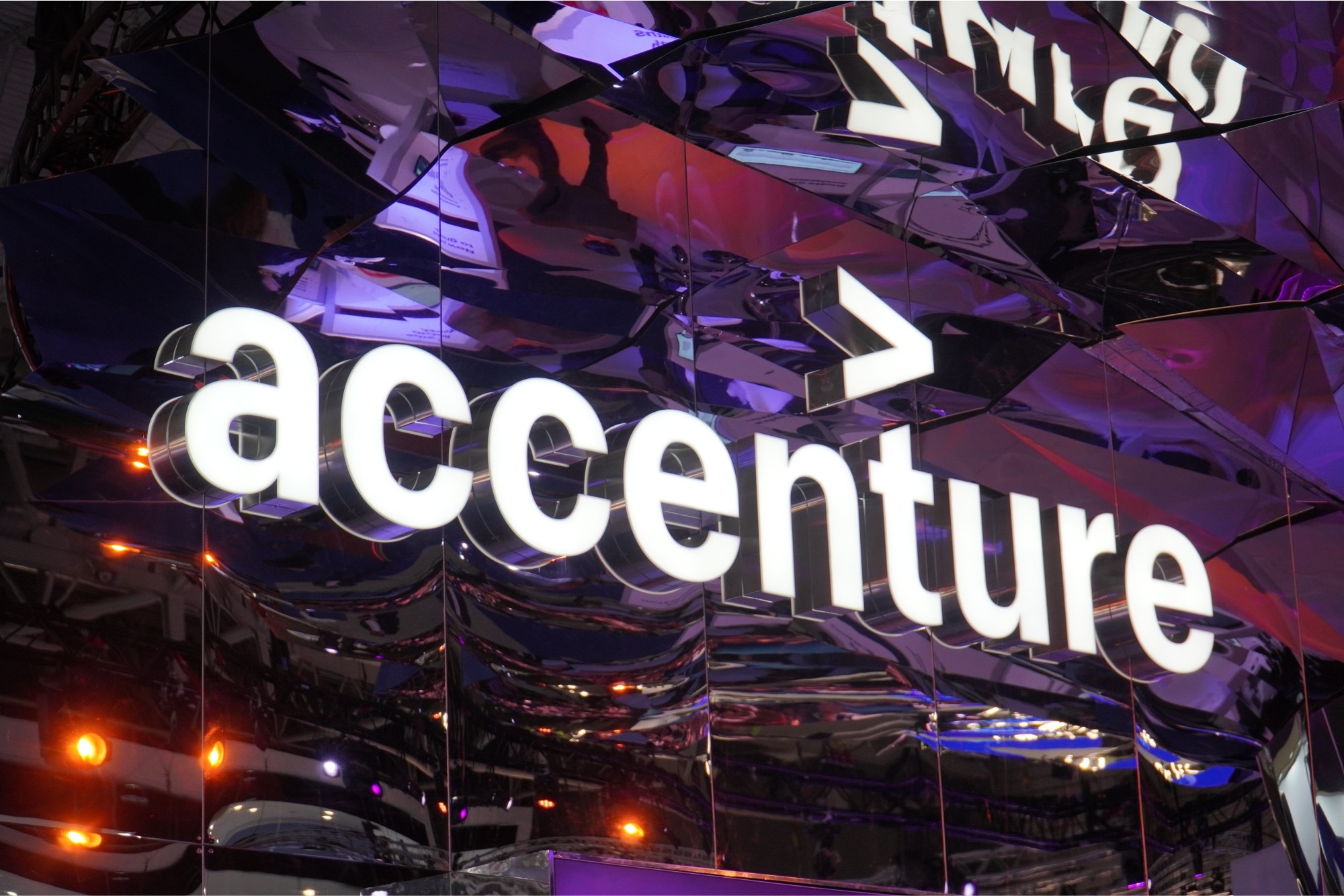 Accenture przejmuje włoską firmę Fibermind